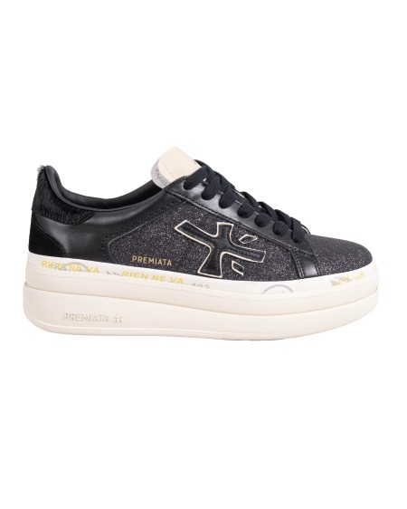 Shop PREMIATA  Scarpa: Premiata sneakers "Claudia 7755" in pelle e tessuto beige con dettagli argentati.   
Logo laterale con scritta dorata "Premiata" e suola con timbri iconici del brand.  
Composizione: SOLE: 70% RUBBER 30% EVA UPPER: 65% CALF LEATHER 10% PL 25% PU LINING: 40% GOAT LATHER 36% PL 10% NY 14% PU.
Fabbricato in Vietnam.. CLAUDIA-7755